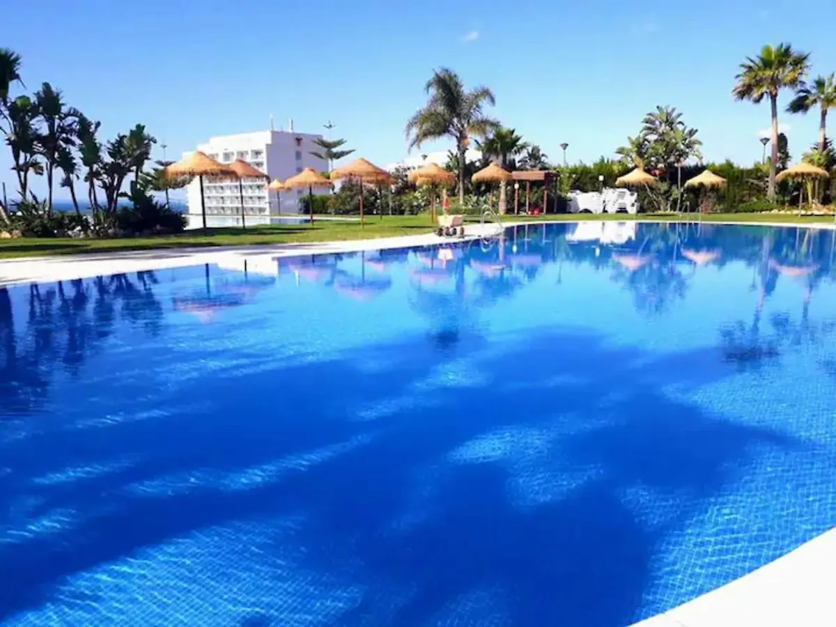 Apartment Beachfront Complex El Coloso Views,Pools,Parking Benalmadena Costa